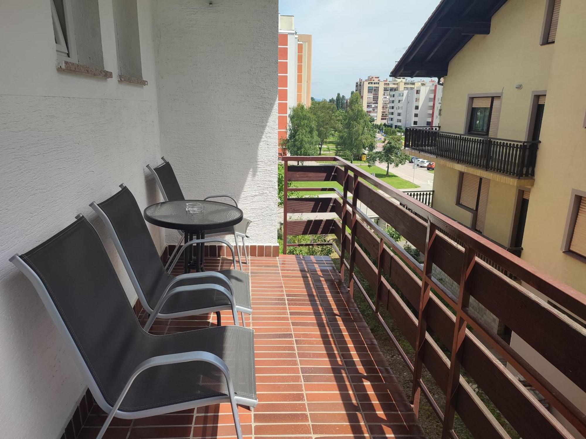 Apartments & Rooms 4 Rijeke Karlovac Exterior photo
